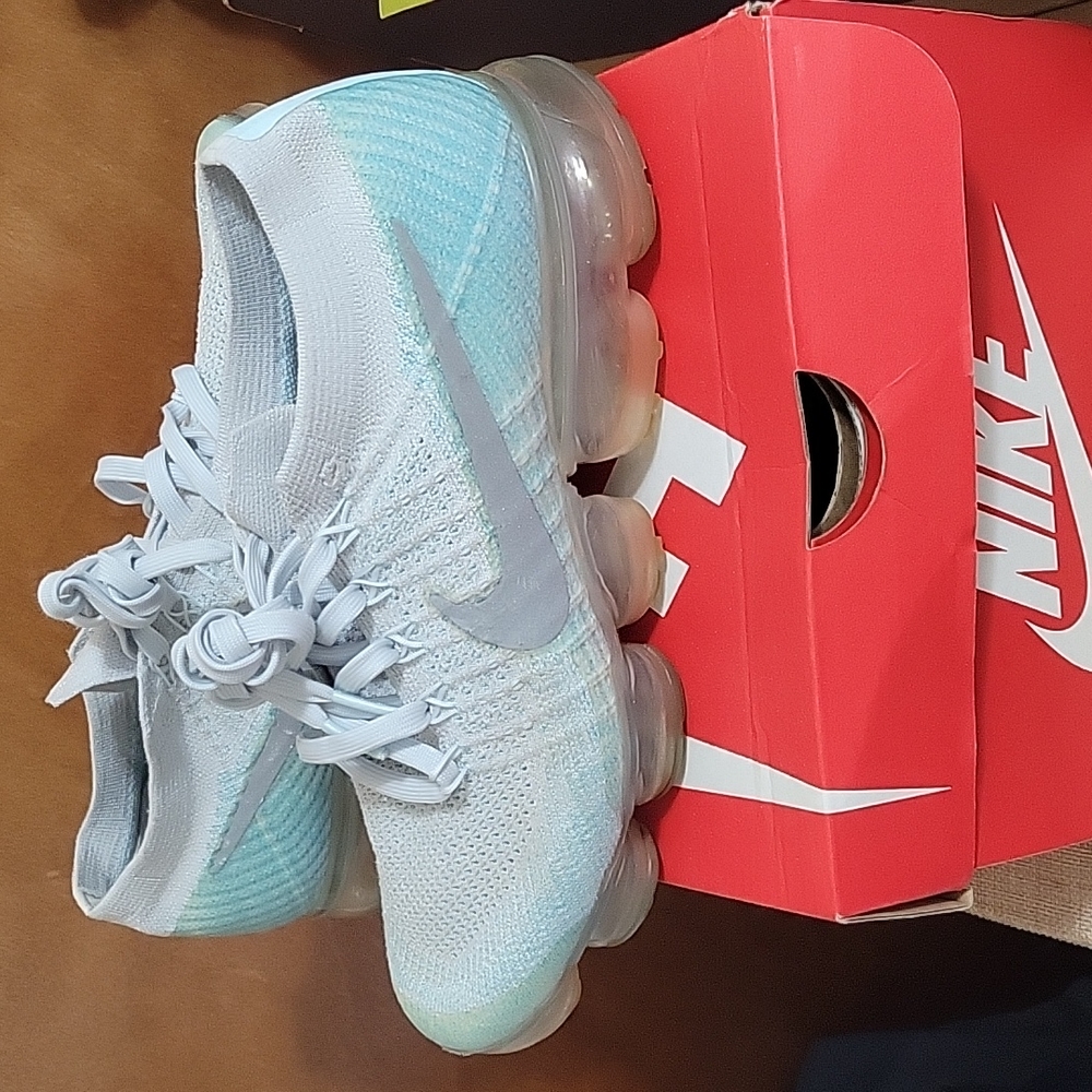 Nike Vapormax size 9